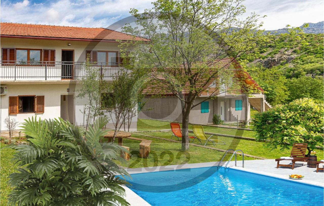 Beautiful Home In Muskovci With Wifi - B&B