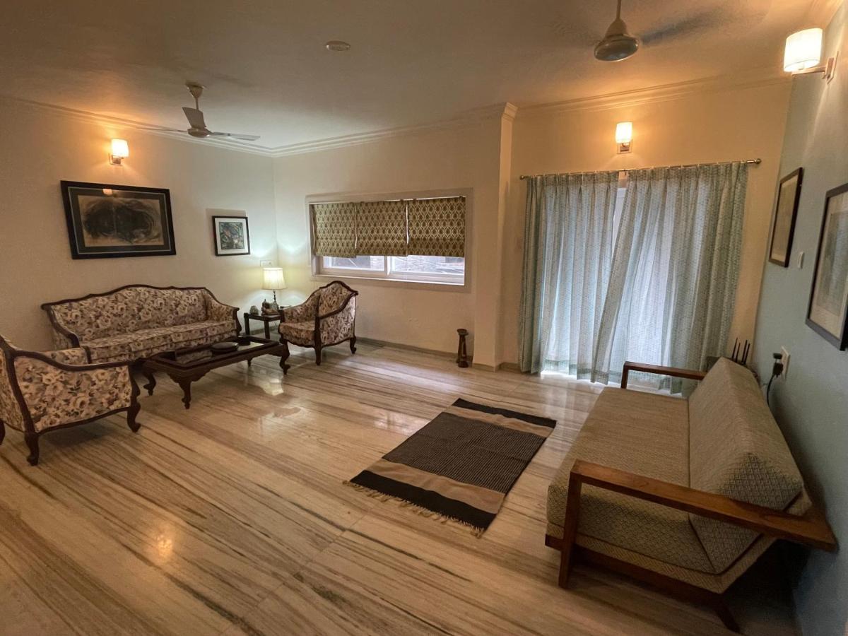 B&B Vadodara - Ishan Apartments 3BHK Individual Rooms - Bed and Breakfast Vadodara