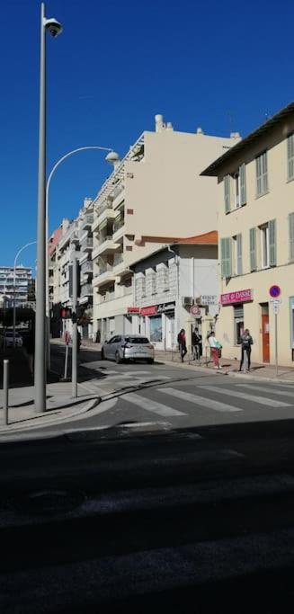 Nice Ouest, studio apartment near the beach - B&B Nizza