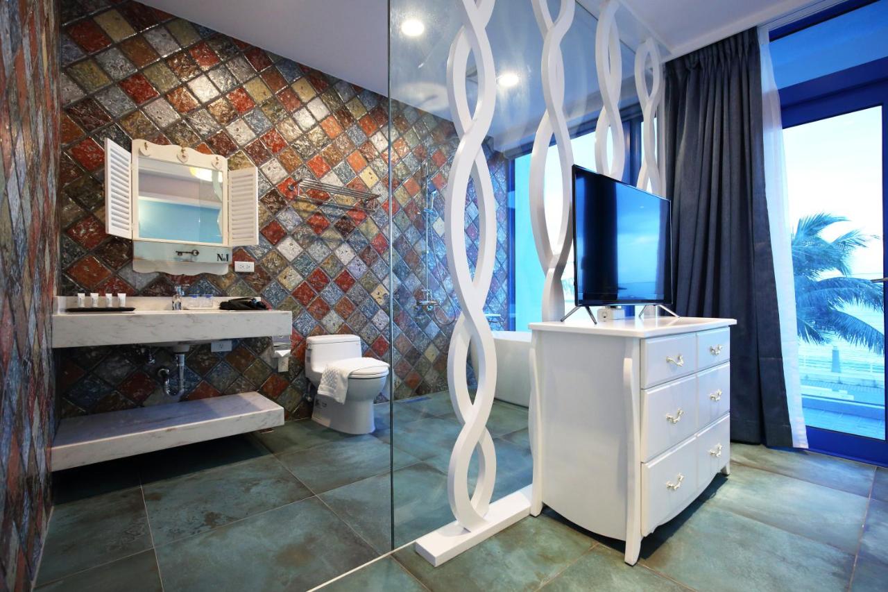Deluxe Double Room with Balcony and Bathtub