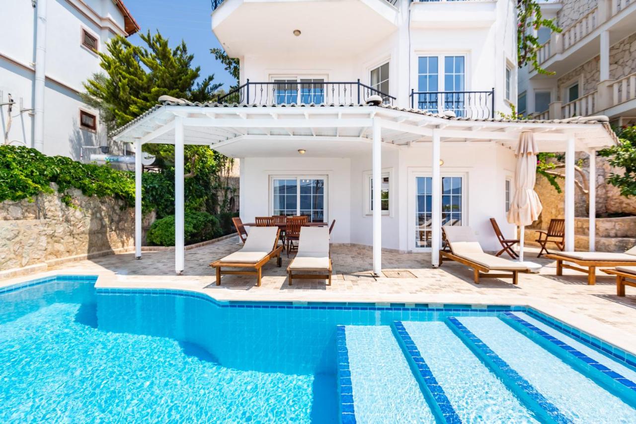 B&B Kaş - Villa Marley, Sea View, 4 Bedroom, Private Pool - Bed and Breakfast Kaş