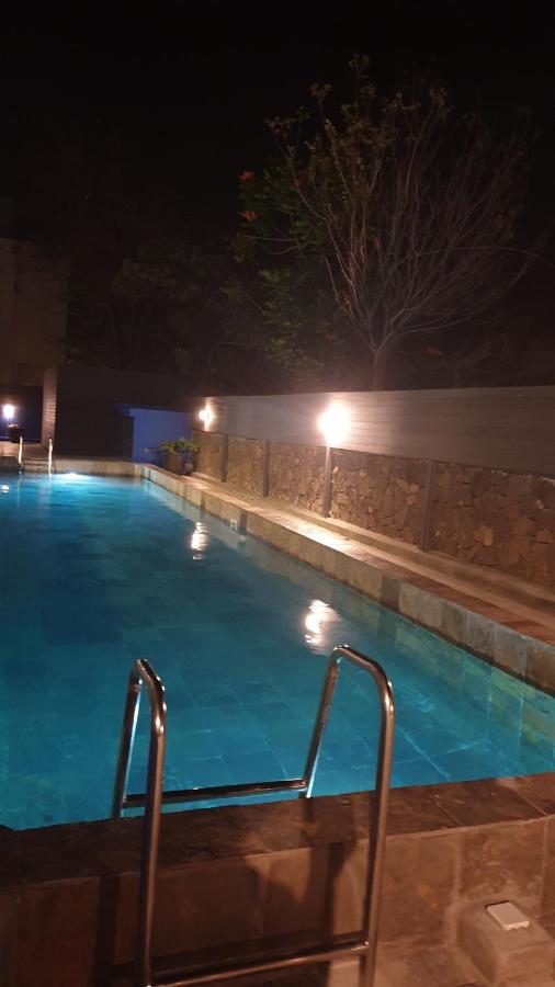 Upmarket, new, stunning 3 bedroom apartment close to the beach! - B&B
