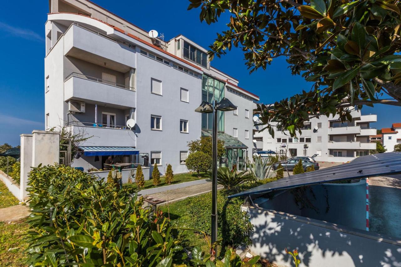 Peter Villa Spalldi Puntamika exclusive w. garage - B&B