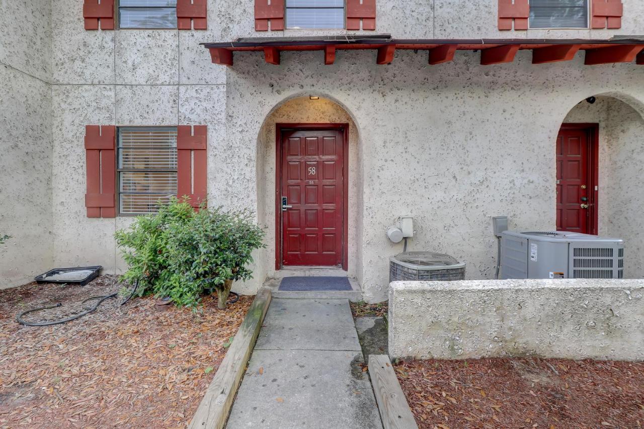 #58 Classic Condo Ideal Location 2BDR/2 Parking - B&B