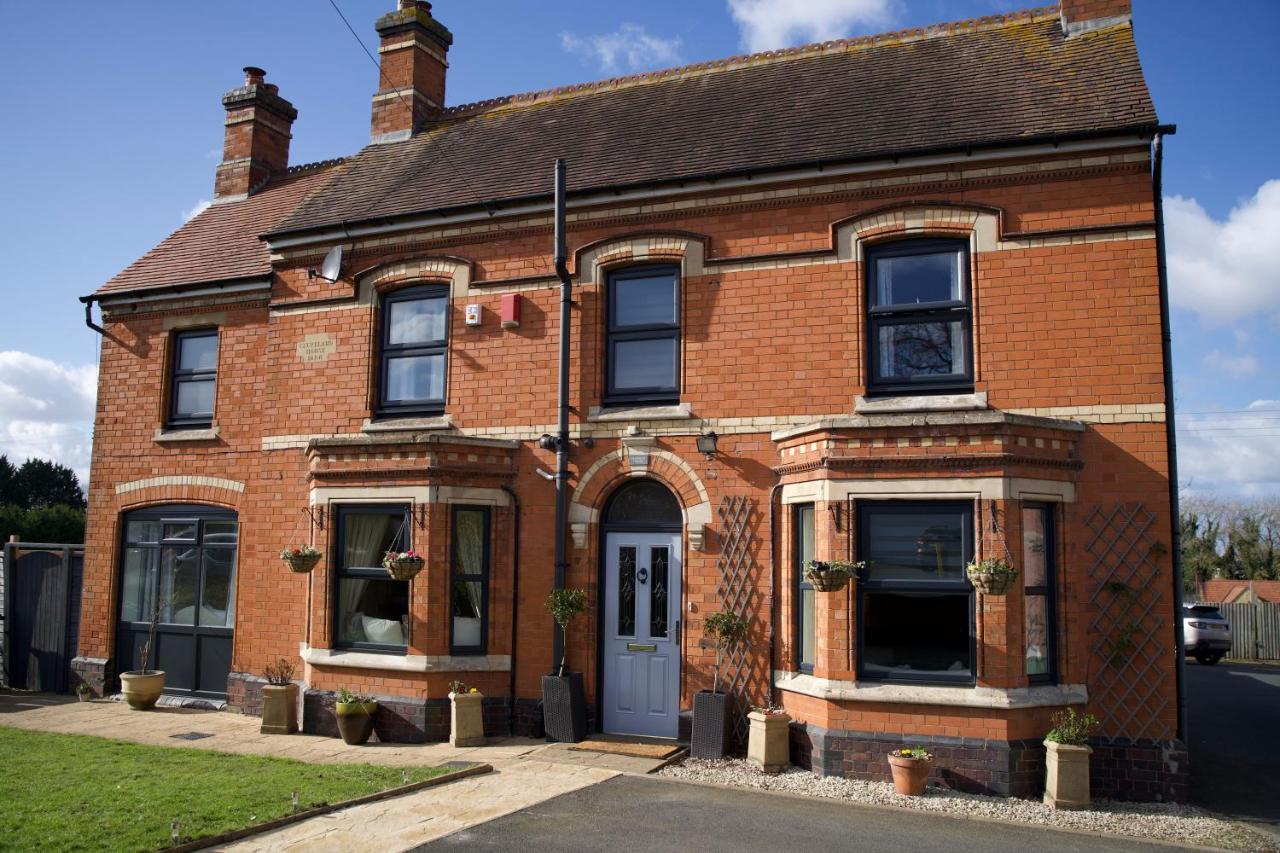 Stunning 5 Bedroom Victorian home with optional hot tub - Ferienwohnung Pershore