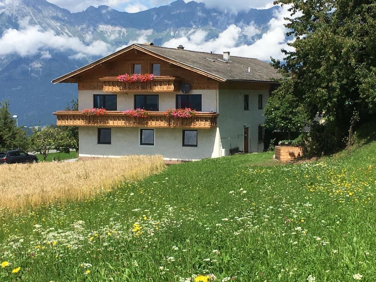 Apartment Wiesenhof - NATUR & WEITBLICK über Innsbruck - Ladestation für Elektroautos - Chambres d'hôtes Innsbruck