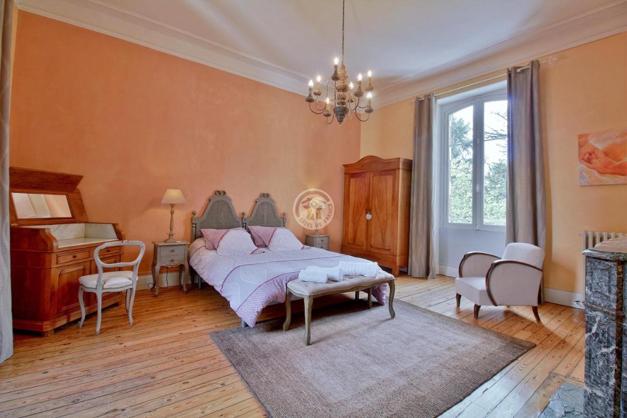 chambre double avec salle d`eau privative - Ferienwohnung