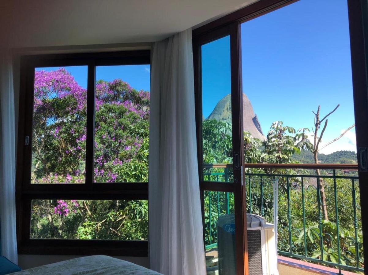 Apartment with Mountain View