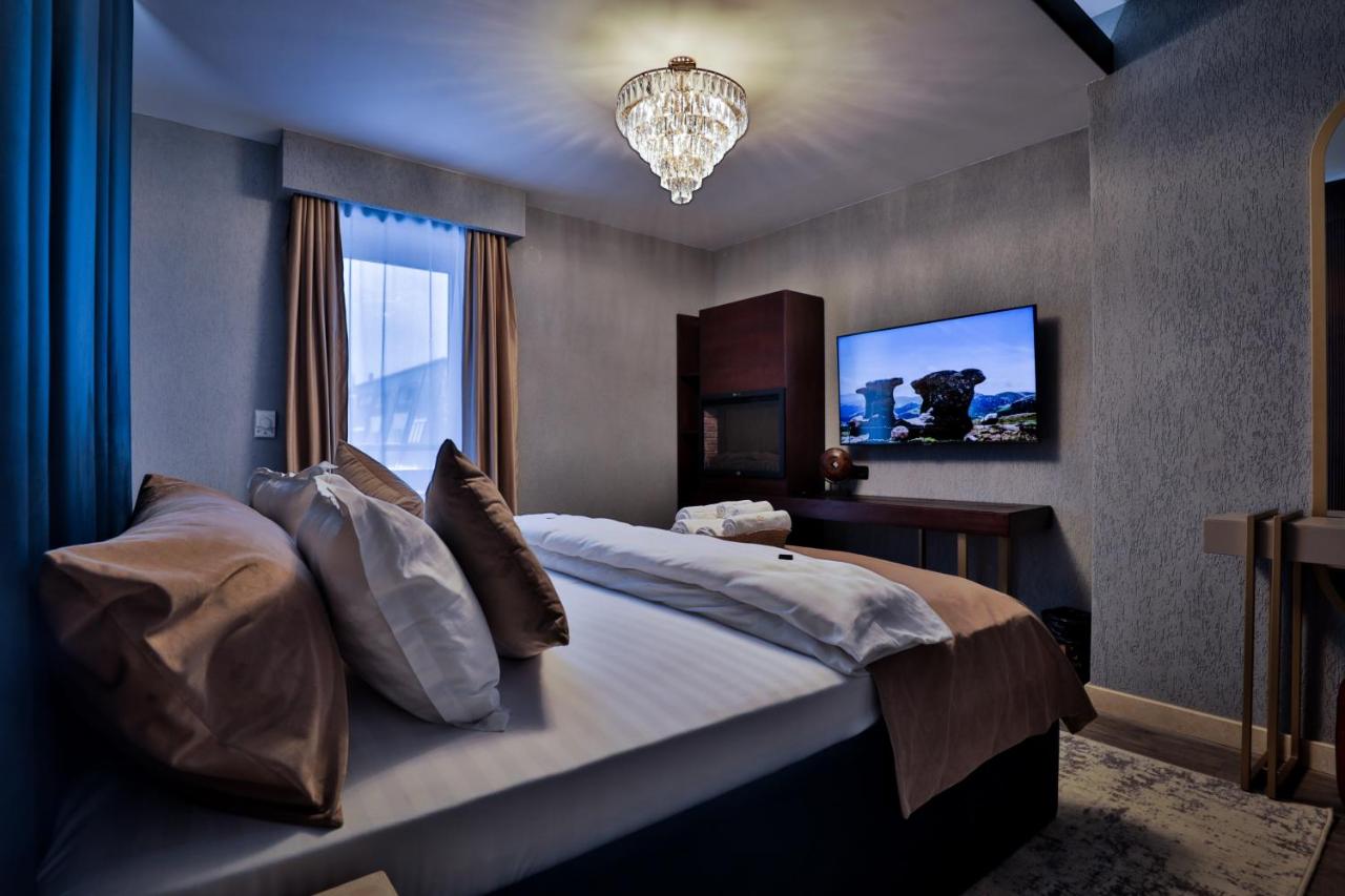 Doppelzimmer mit französischem Balkon