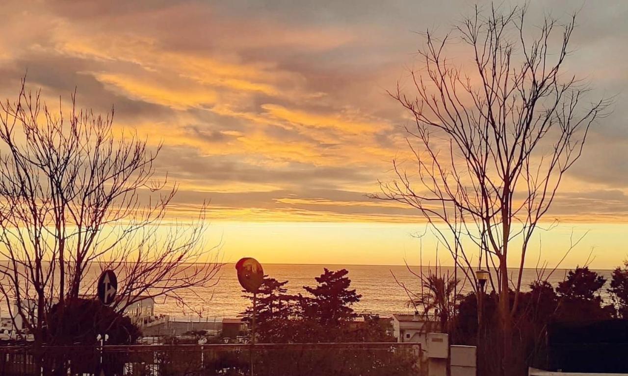 A Due Passi dal Mare B&B - Ferienwohnung