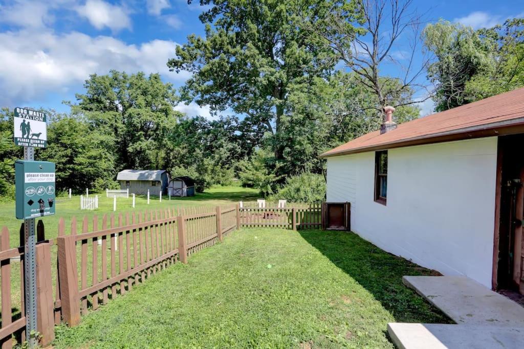 Stay On State - 15 Min to Harrisburg, 30 Min to Carlisle 2BR tastefully decorated - B&B