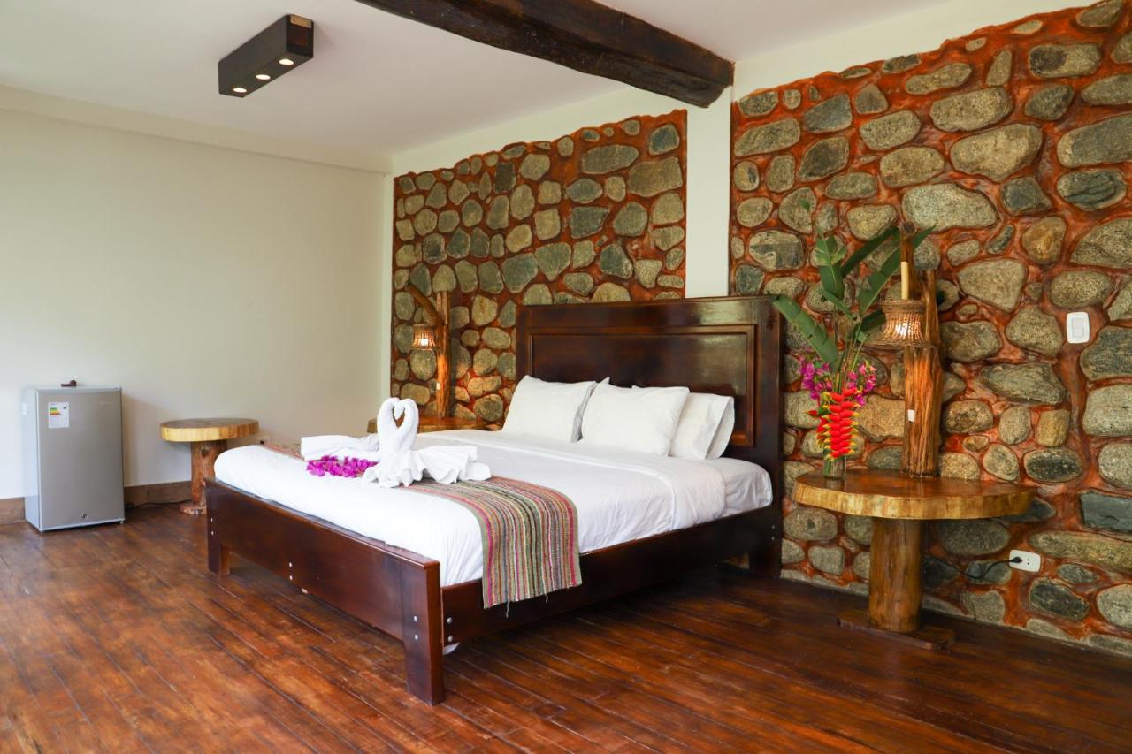 Suite mit Kingsize-Bett mit Whirlpool