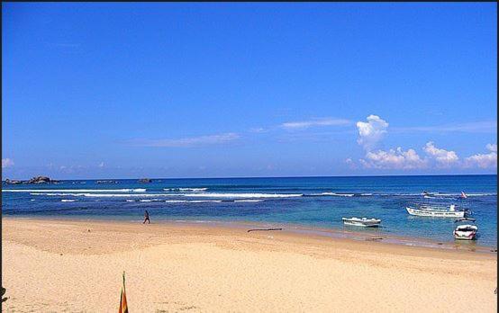 Golden Beach Villa - B&B Aluthgama