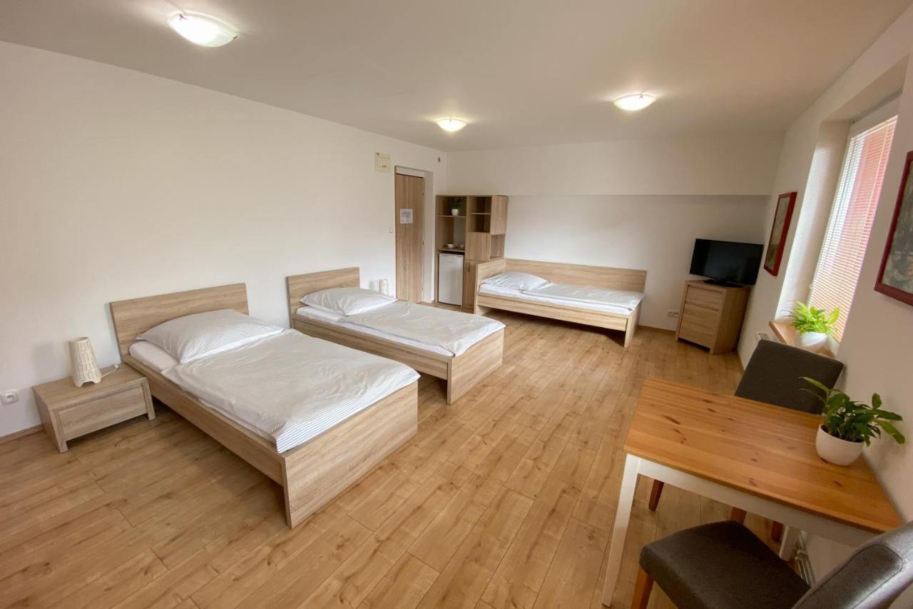 Dreibettzimmer mit eigenem Bad