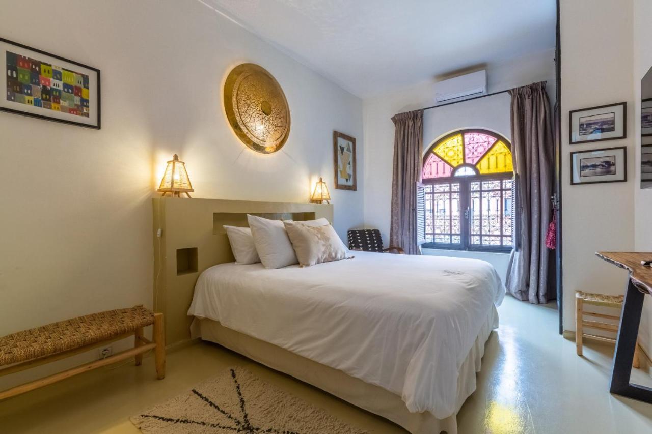 "LE 21", EXCLUSIVE LUXURY DUPLEX 400m FROM JEMAA EL FNA PLACE -HAMMAM-JACUZZI-KOUTOUBIA VIEW-ROOF TERRACE -SPEED WIFI - Chambres d'hôtes Marrakech