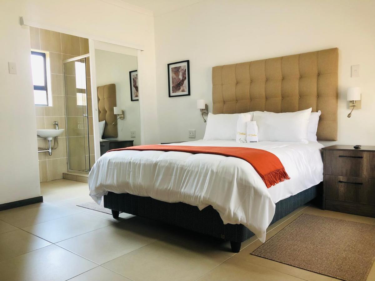 B&B Standerton - Tranquility Guesthouse - Bed and Breakfast Standerton