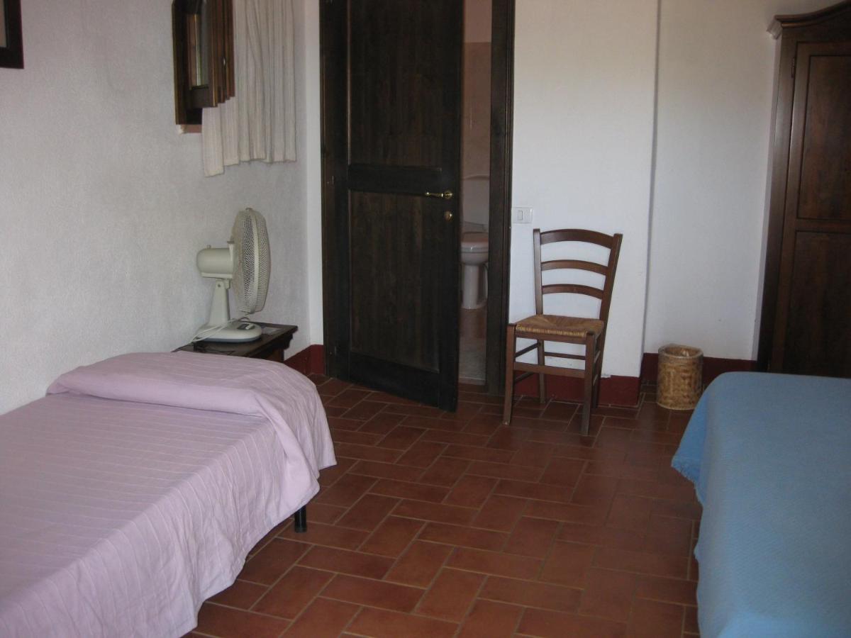 Habitación Triple con vistas al jardín