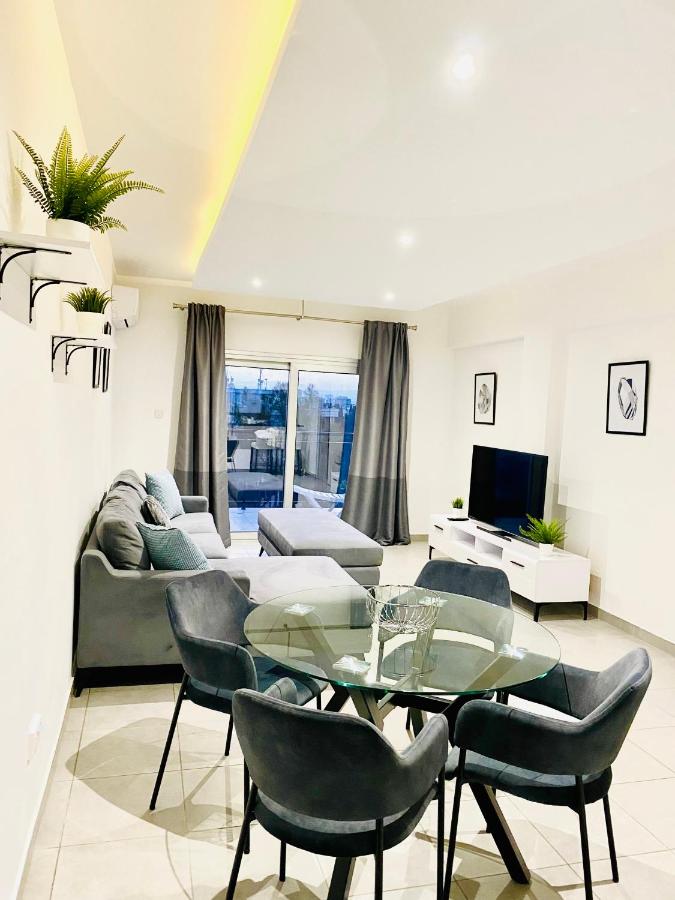 Lina 703 - B&B Larnaka