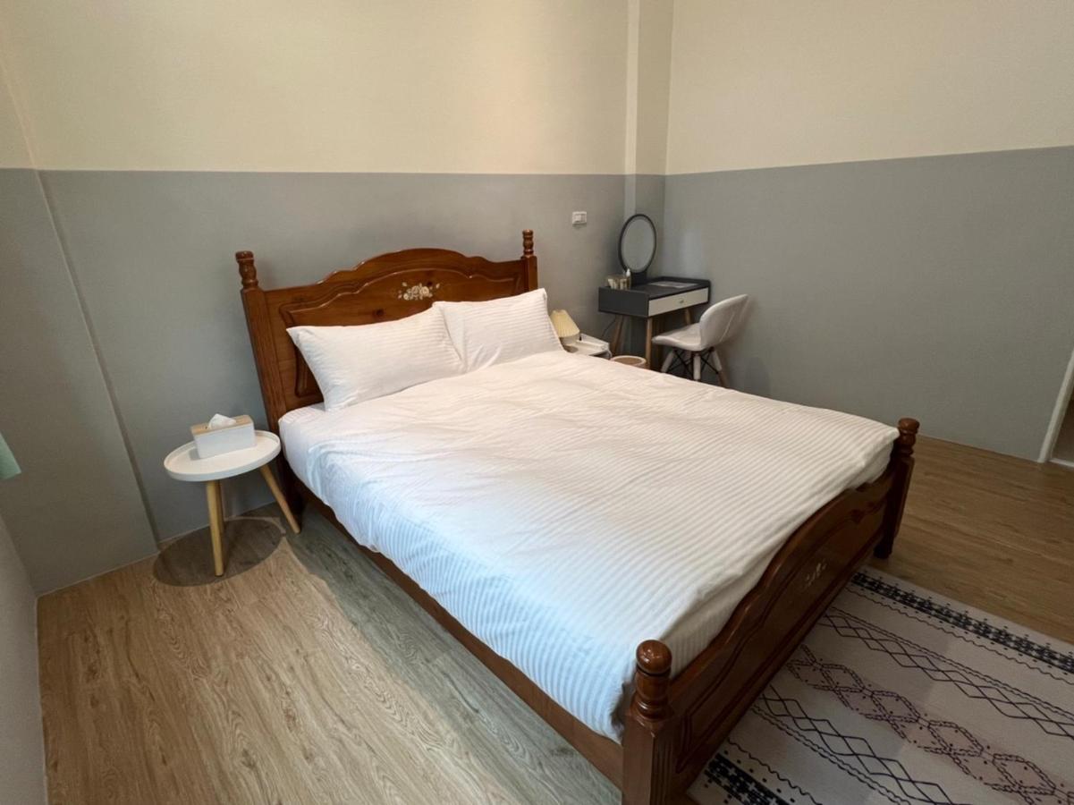 Standard Double Room with Shared Bathroom