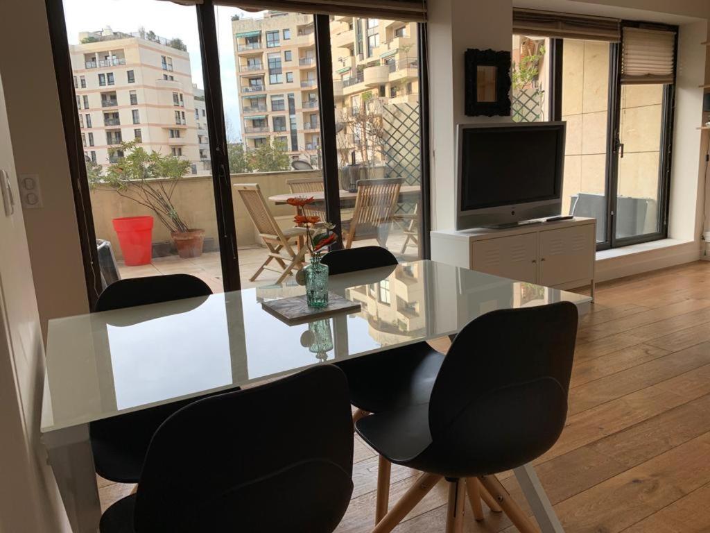 B&B Levallois-Perret - Superbe appartement 3 pièces 57 m2 avec Terrasse 33m2 - Bed and Breakfast Levallois-Perret