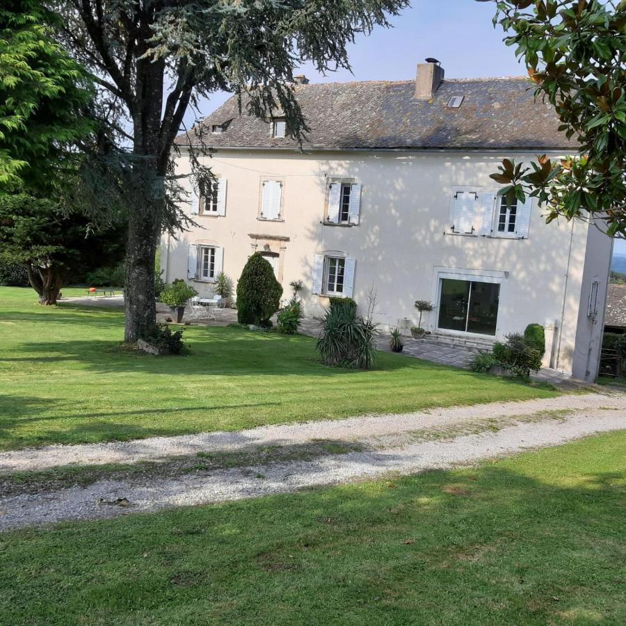 B&B Morlhon-le-Haut - Gite du SERAYOL - Bed and Breakfast Morlhon-le-Haut