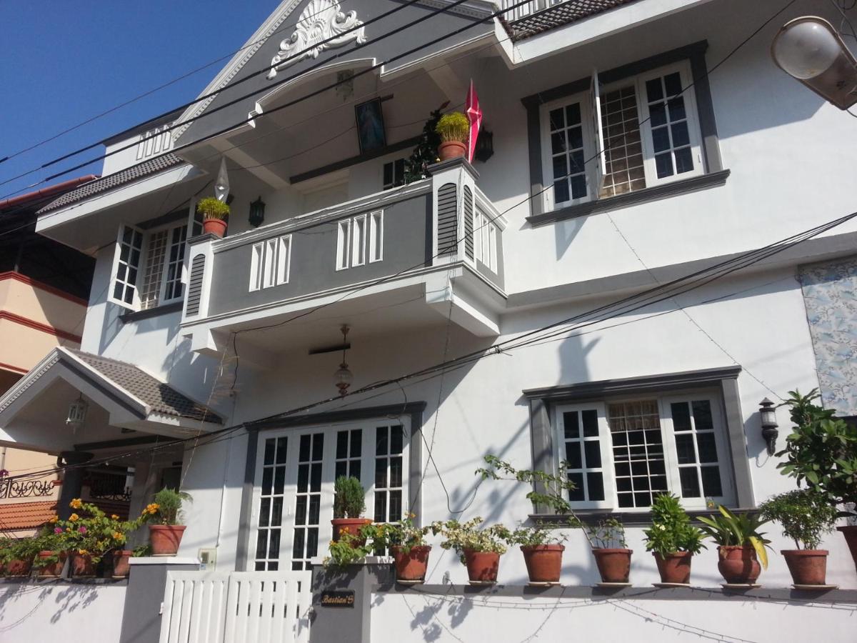Gloria Homestay - B&B Kochi