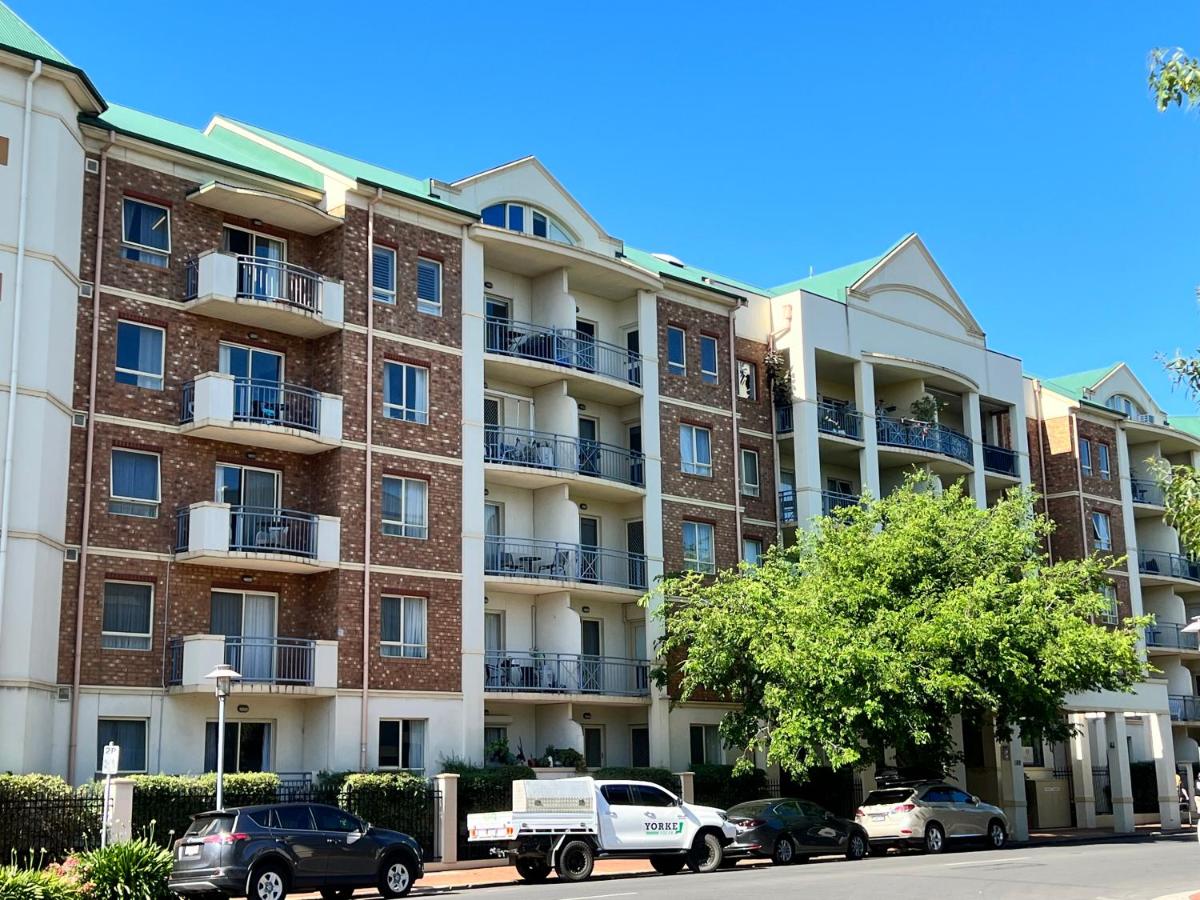 ADELAIDE CENTRAL APARTMENT - 3BR, 2BATH & CARPARK - Ferienwohnung