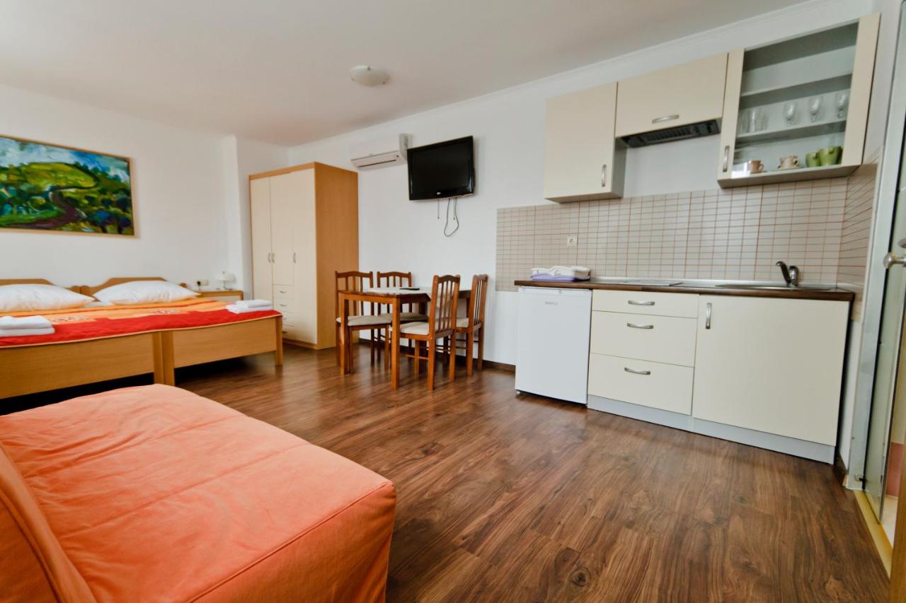 Standard Triple Studio