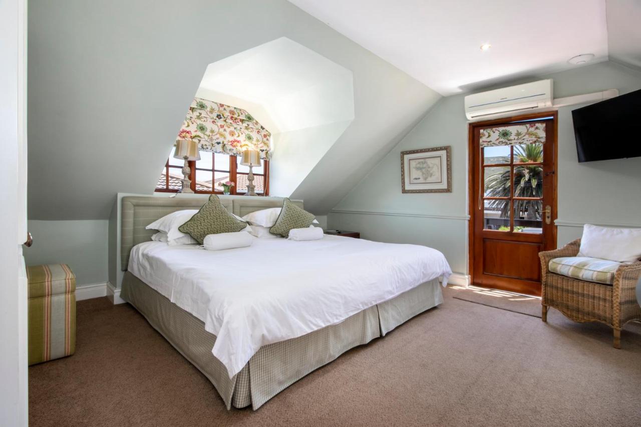 Standard Double or Twin Room with Mountain View