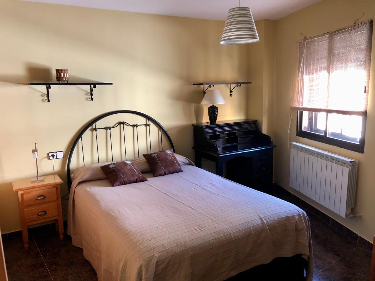 Casa en el corazón de Gredos, amplia y agradable. - Ferienwohnung Navacepeda de Tormes