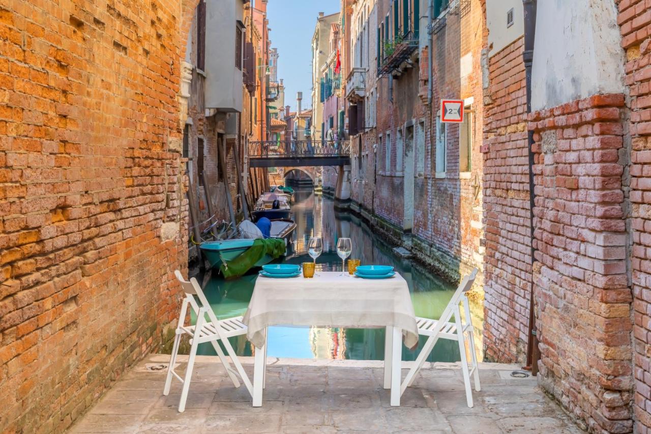 B&B Venice - Ramo del teatro Canal view - Bed and Breakfast Venice