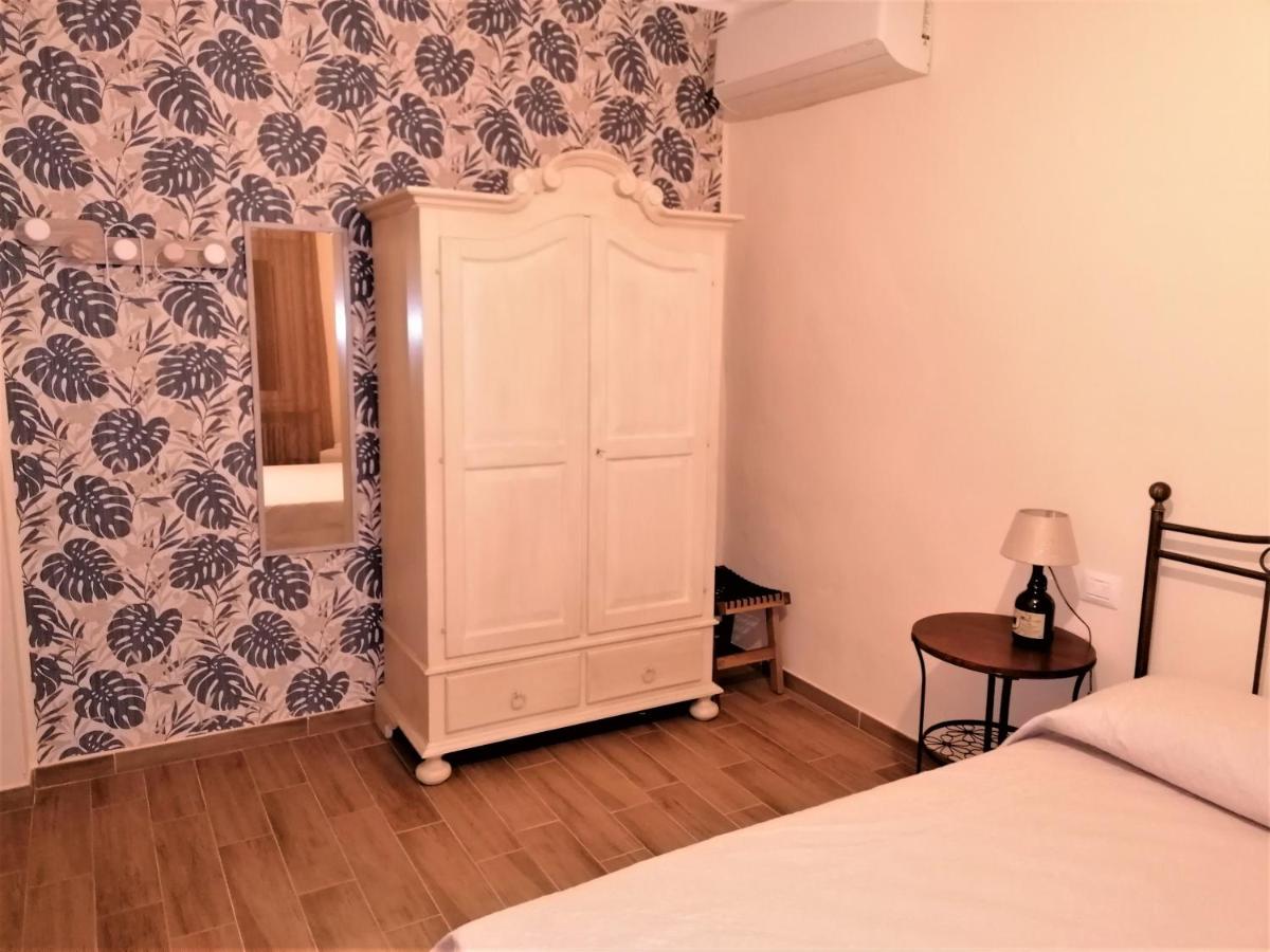 Double Room with Private External Bathroom