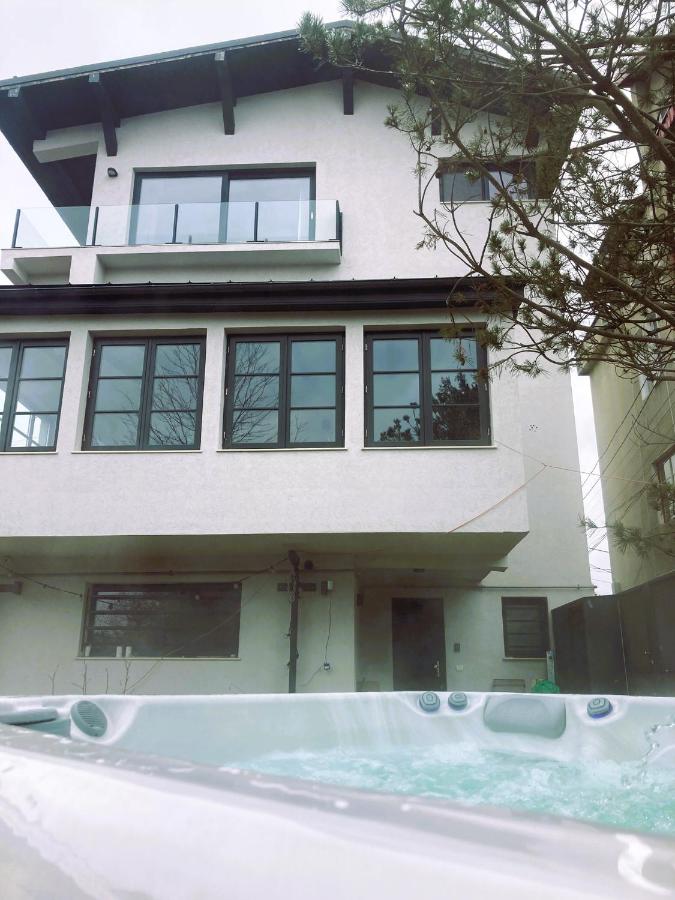 The Pines Boutique Villa - B&B