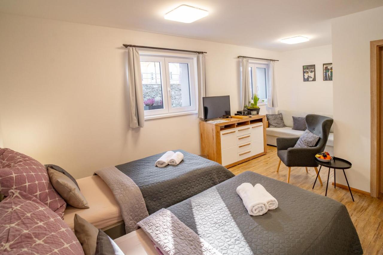 Doppel-/Zweibettzimmer mit Zustellbett
