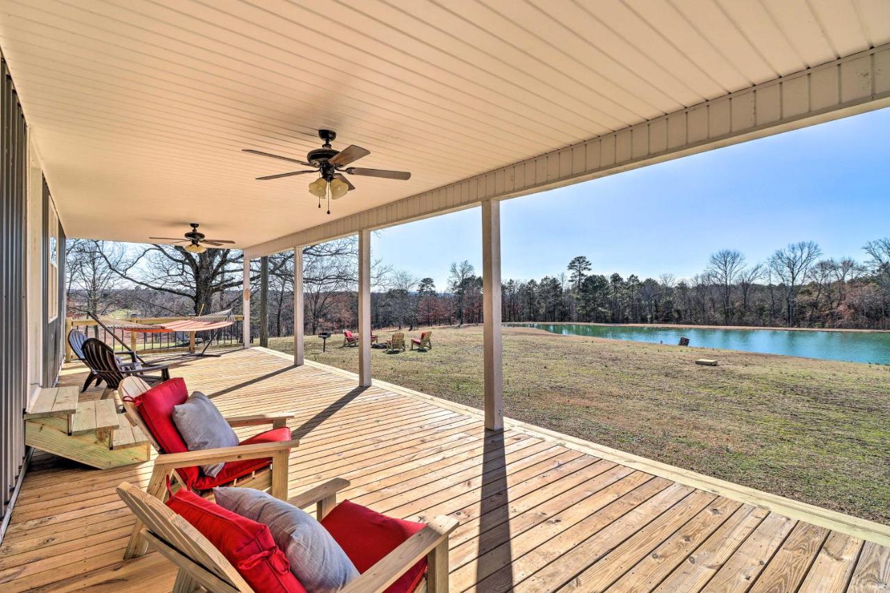 B&B Farfield Bay - Greers Ferry Retreat with Deck and Stocked Pond! - Bed and Breakfast Farfield Bay