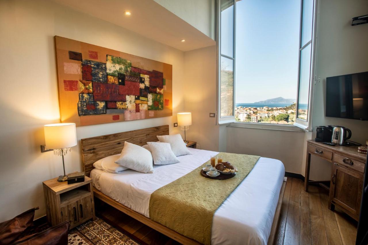 Deluxe Suite with Sea View