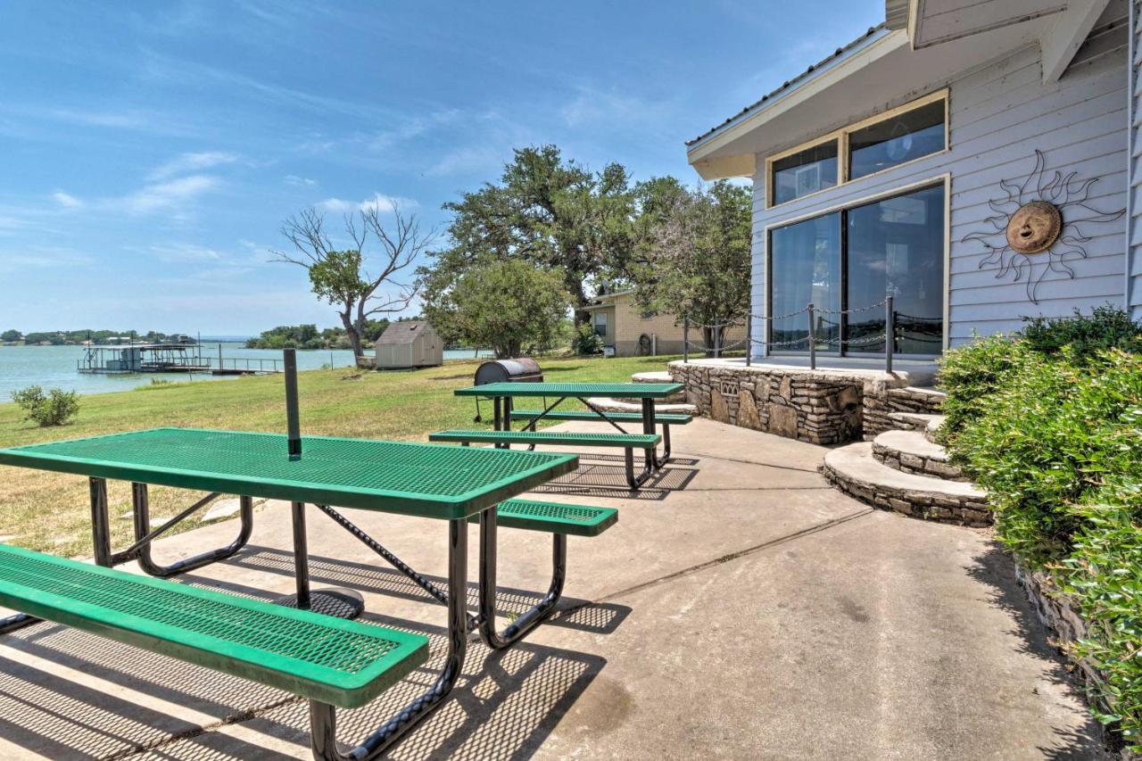 Rustic Lake Buchanan Hideaway with Game Room and Grill - B&B
