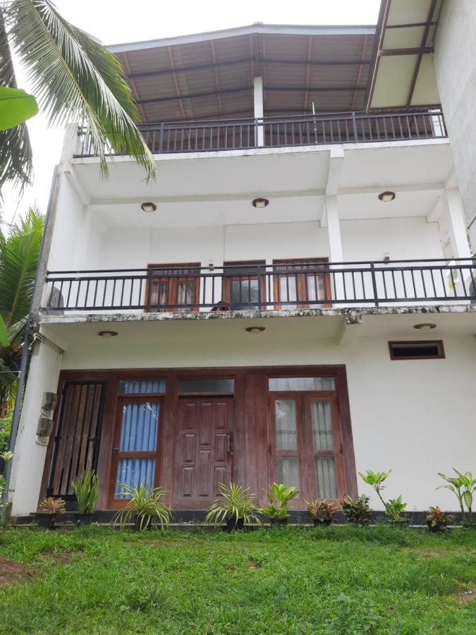 B&B Matara - Surf Corner - Bed and Breakfast Matara