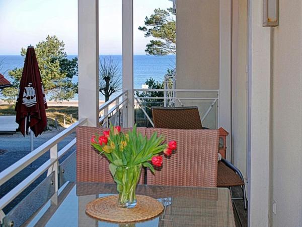 Strandzauber - Villa Helene mit seitlichem Meerblick direkt am Strand - B&B Ostseebad Binz