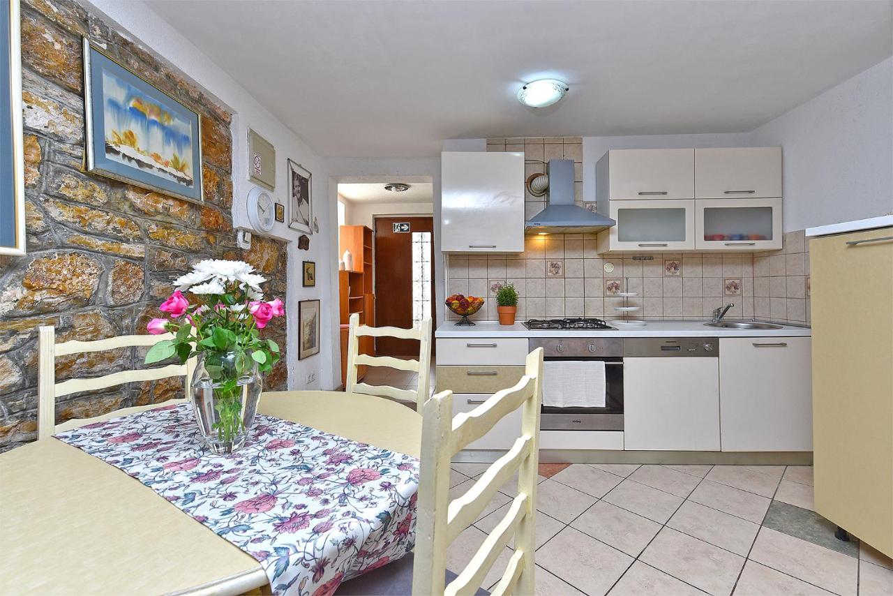 House Stinjan 2148 - B&B Pula