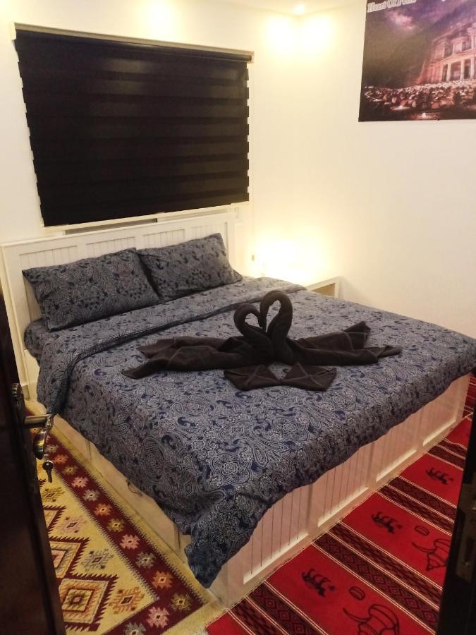 Kamer met Kingsize Bed en Uitzicht op de Bergen