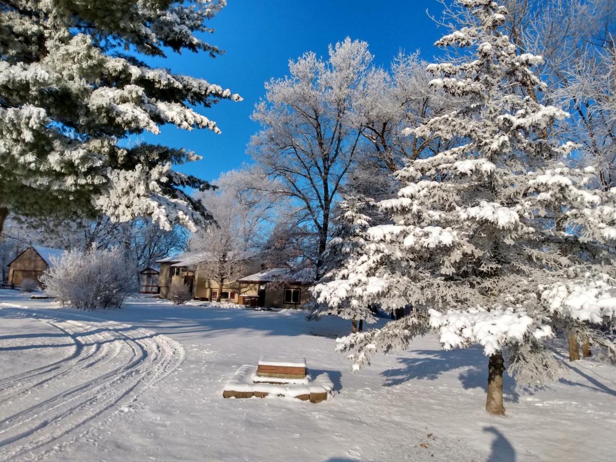 Big Hollow Guest House - Bed and Breakfast Spring Green