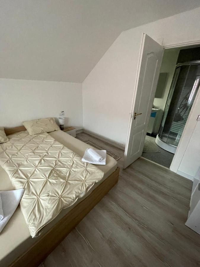 Camera Matrimoniale con Bagno Privato