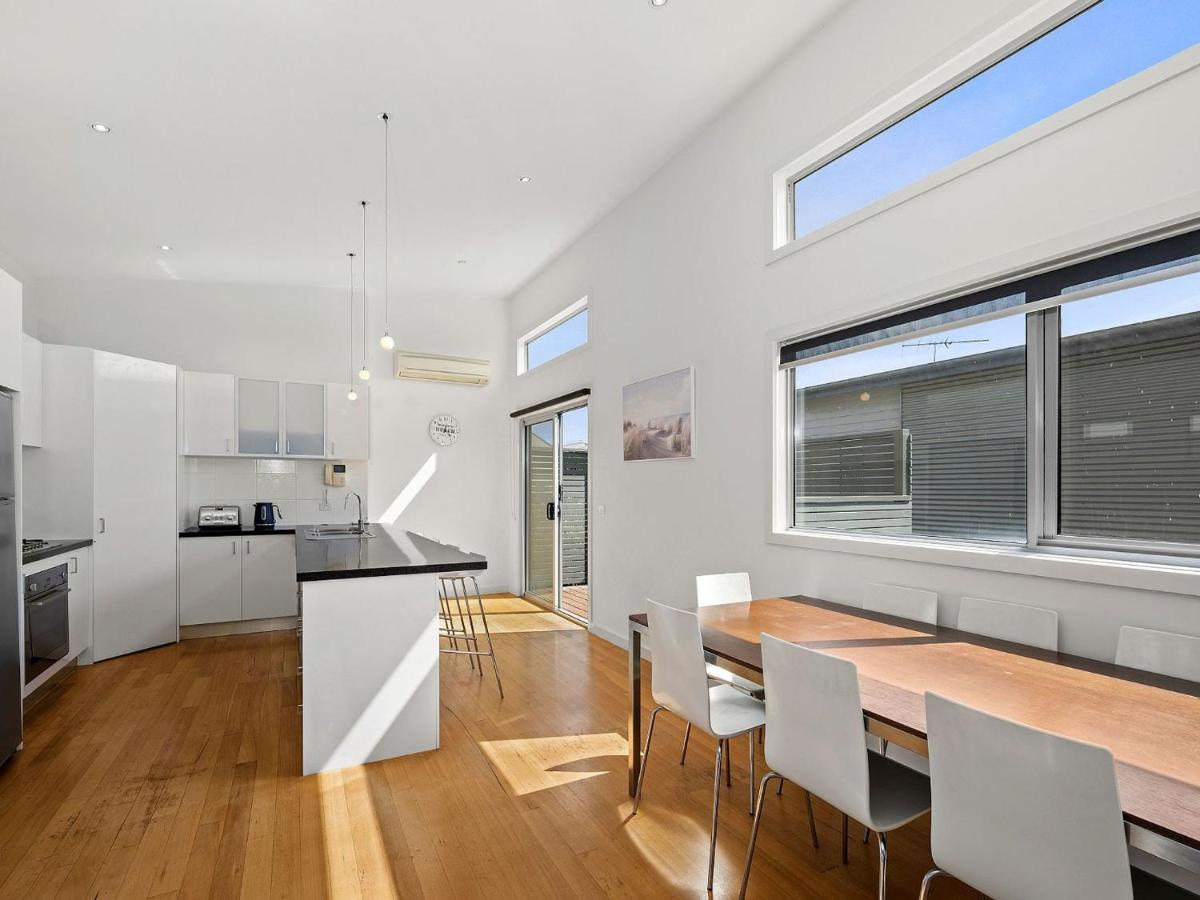 Anderson Central Townhouse - Walk to Shops & Beach - B&B Torquay