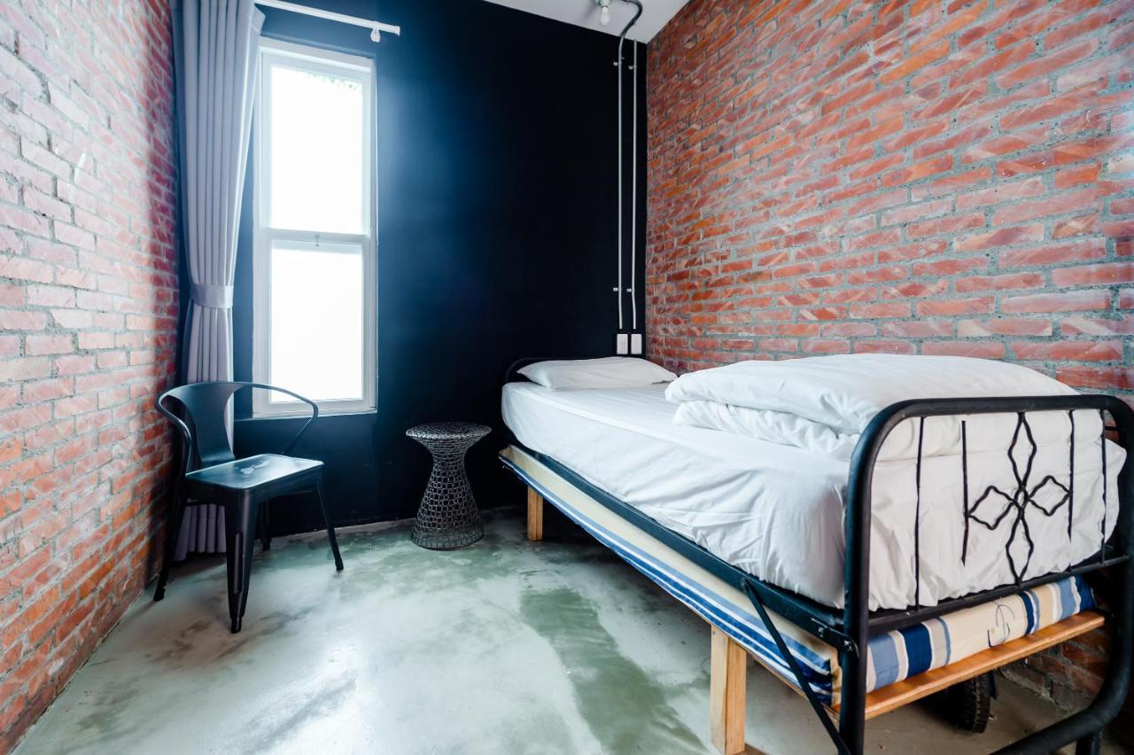 Standard Single Room with Shared Bathroom