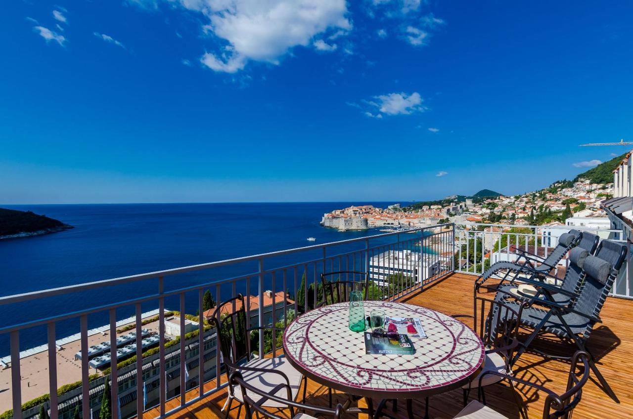 Two-Bedroom Apartment with Terrace and Sea View