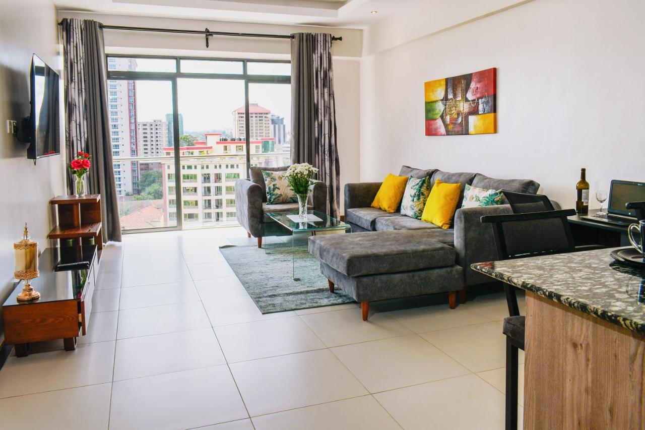 B&B Nairobi - SILVERSTONE APARTMENT DELUXE 1 Bedroom WITH A VIEW , GYM & POOL - KILIMANI - Bed and Breakfast Nairobi