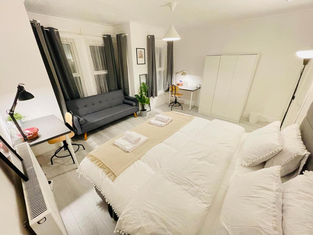 Leytonstone House - SleepyLodge - B&B