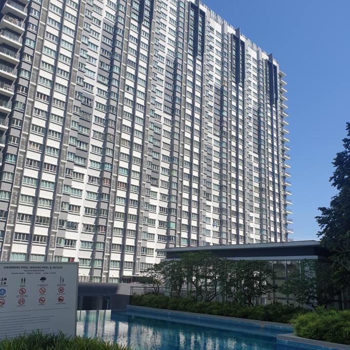 LOVELY CONDO HOMESTAY with pool adult and child - Ferienwohnung Bangi