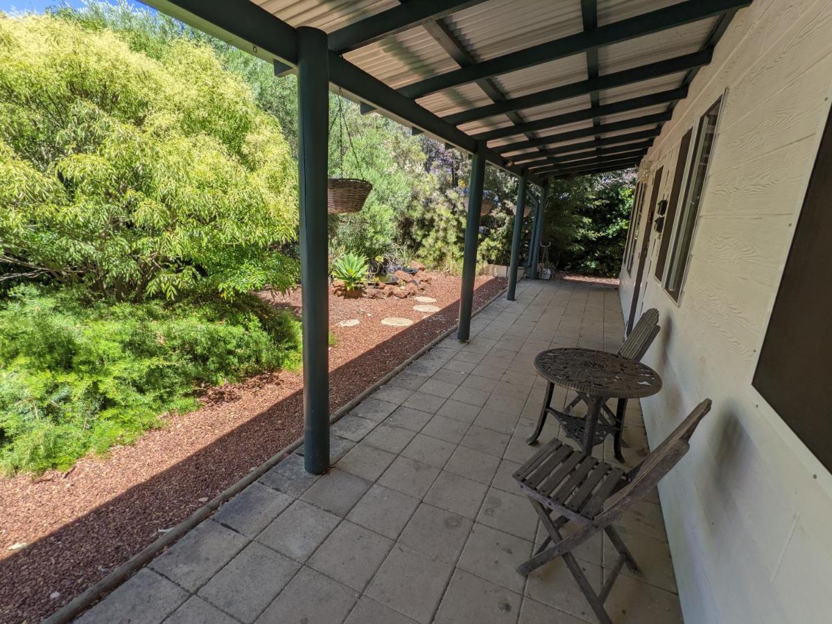 B&B Jarrahdale - The Cottage on George Street - Bed and Breakfast Jarrahdale